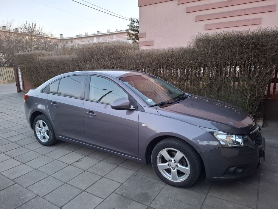 Chevrolet Cruz 2011 sedan 1,6 benzyna