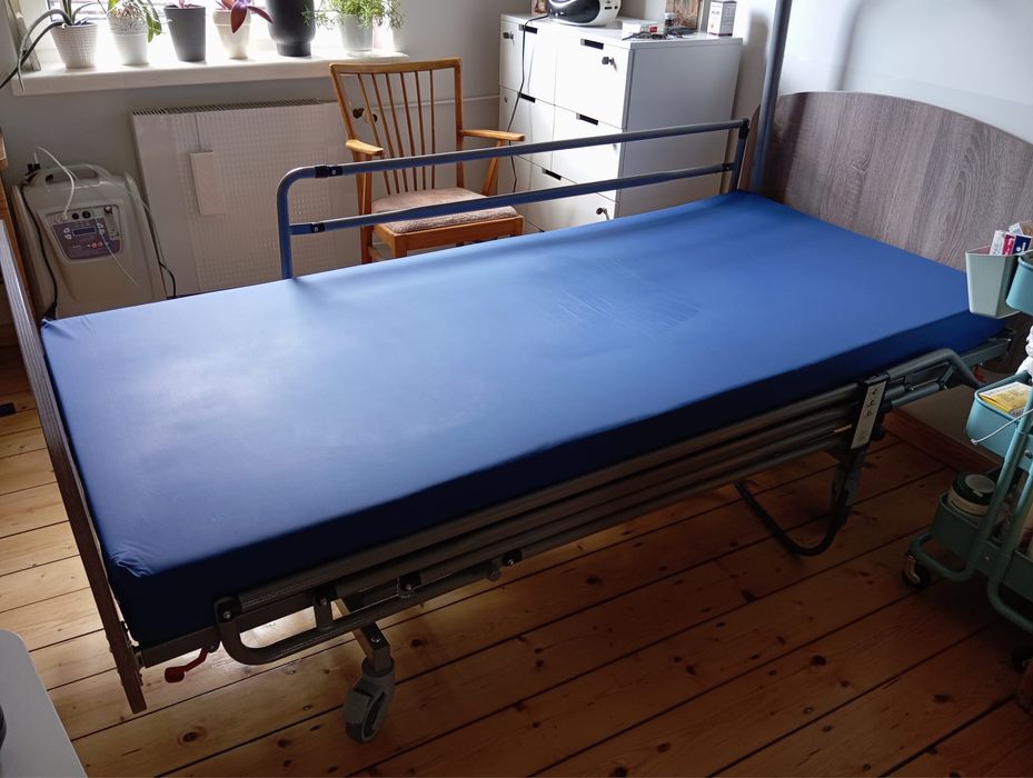 Lóżko rehabilitacyjne dla seniorow