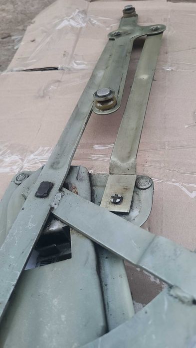 Стекло подъемник Таврия (правый передний)