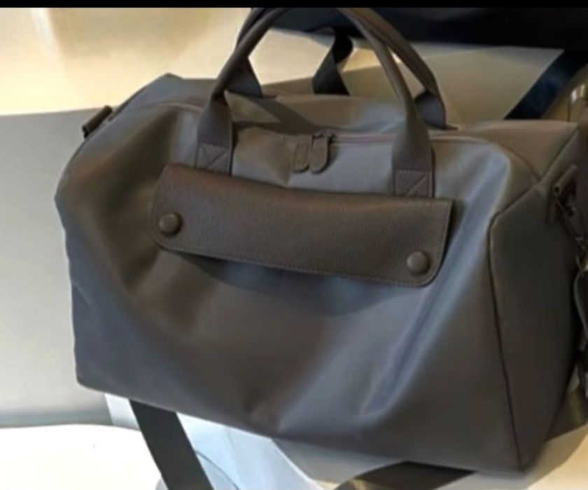 Дорожні спортивні сумки ручної поклажі
