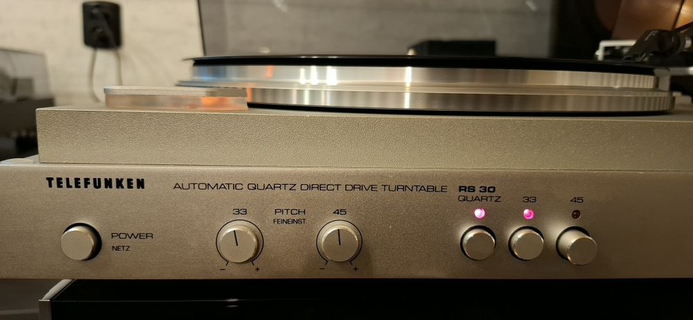 Gramofon Telefunken RS 30.