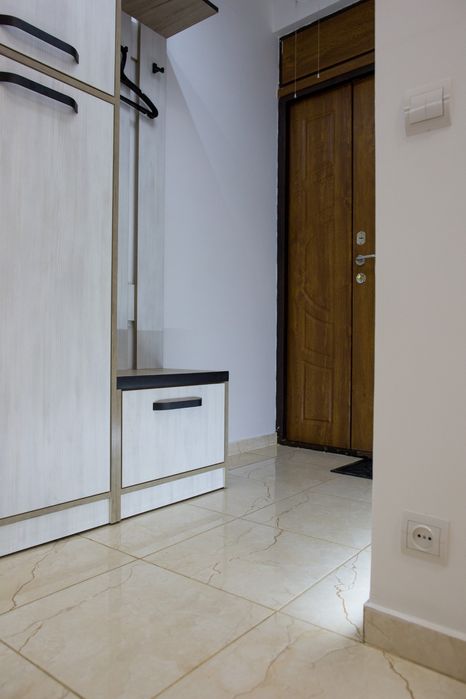 Поруч Т Ц Форум, вільна, 800 грн