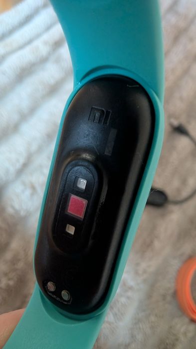 Фітнес-браслет Xiaomi Mi Band 4 із зарядкою та ремінцем
