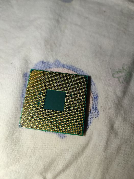 Процессор AMD Ryzen 5 2600X (6 ядер / 12 потоков) 4.2GHz sAM4