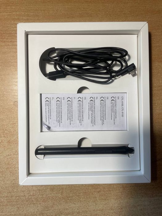 Графічний планшет Wacom intuos S