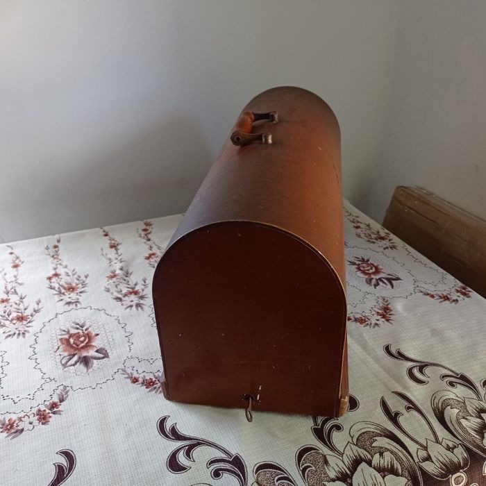 Продам кришку(чохол)для швейної машини