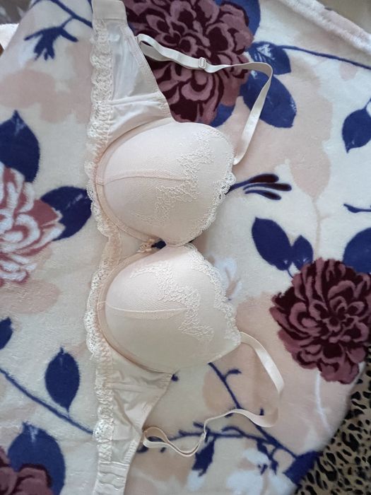Biustonosz push up AGIO rozmiar 65 F