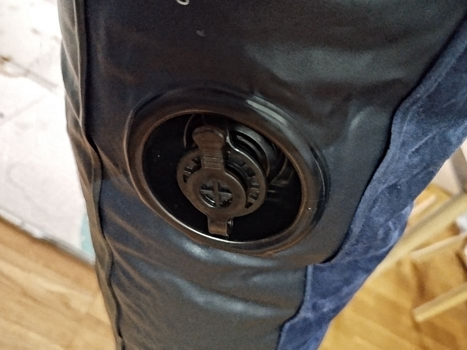 Colchão insuflável + máquina para campismo
