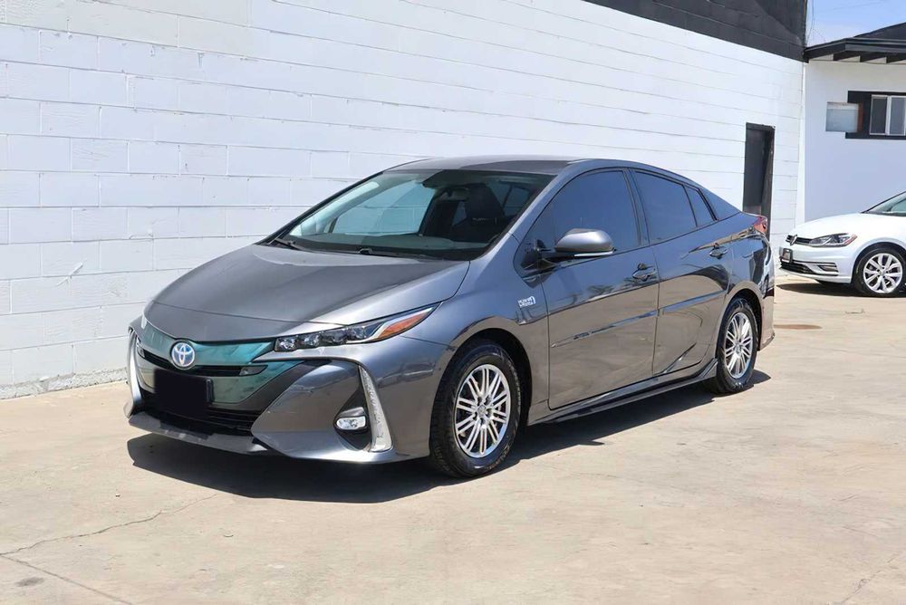 Toyota Prius Prime Advanced      2019