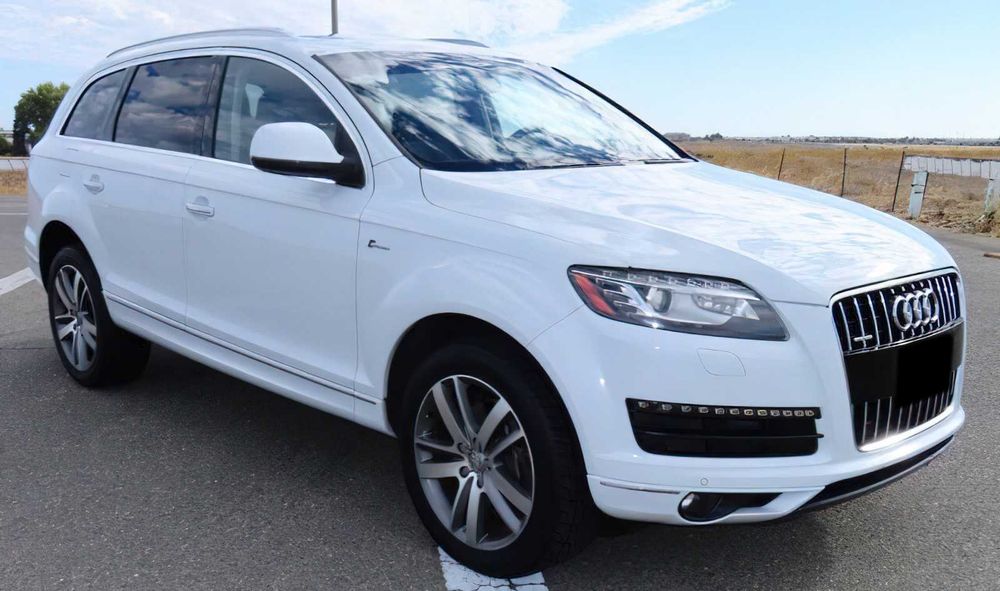 Audi Q7      2015