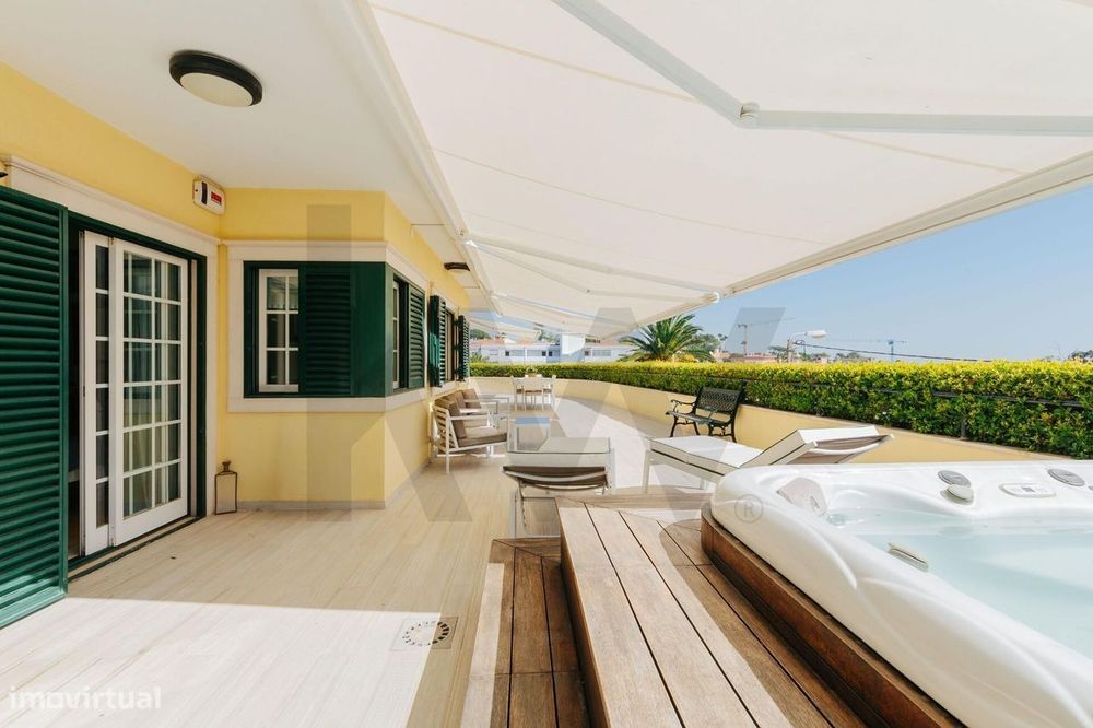 Apartamento no Monte Estoril, com terraço a sul em condomínio de de Pr