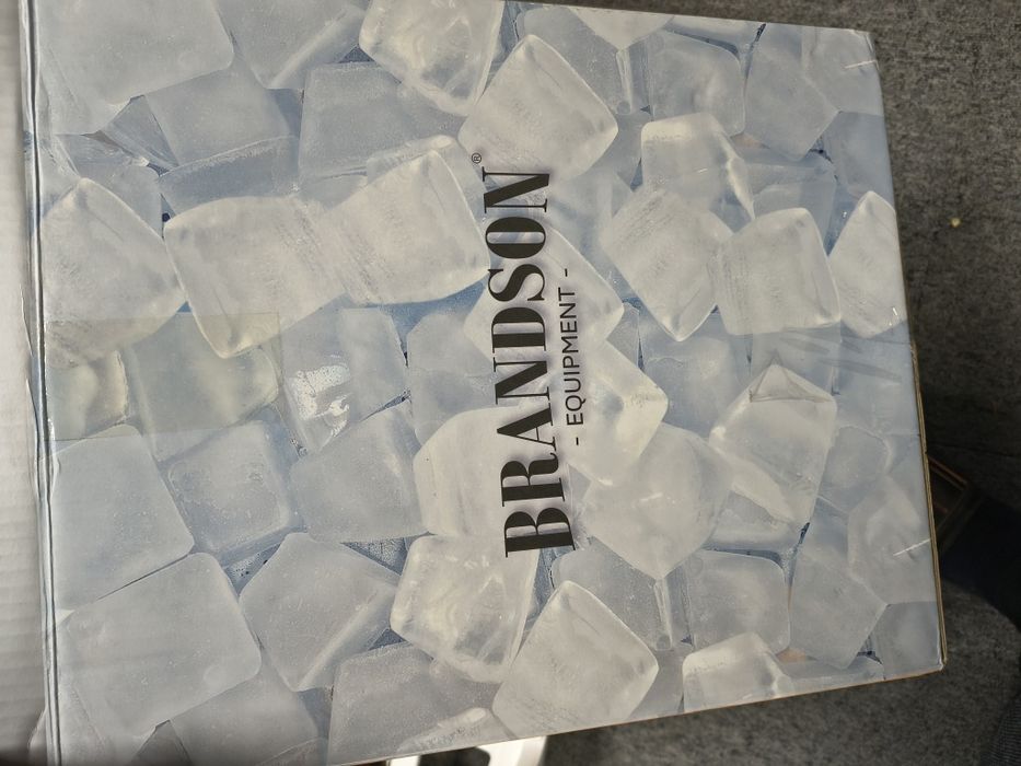 Kostkarka do lodu Brandson – wolnostojąca, stal nierdzewna