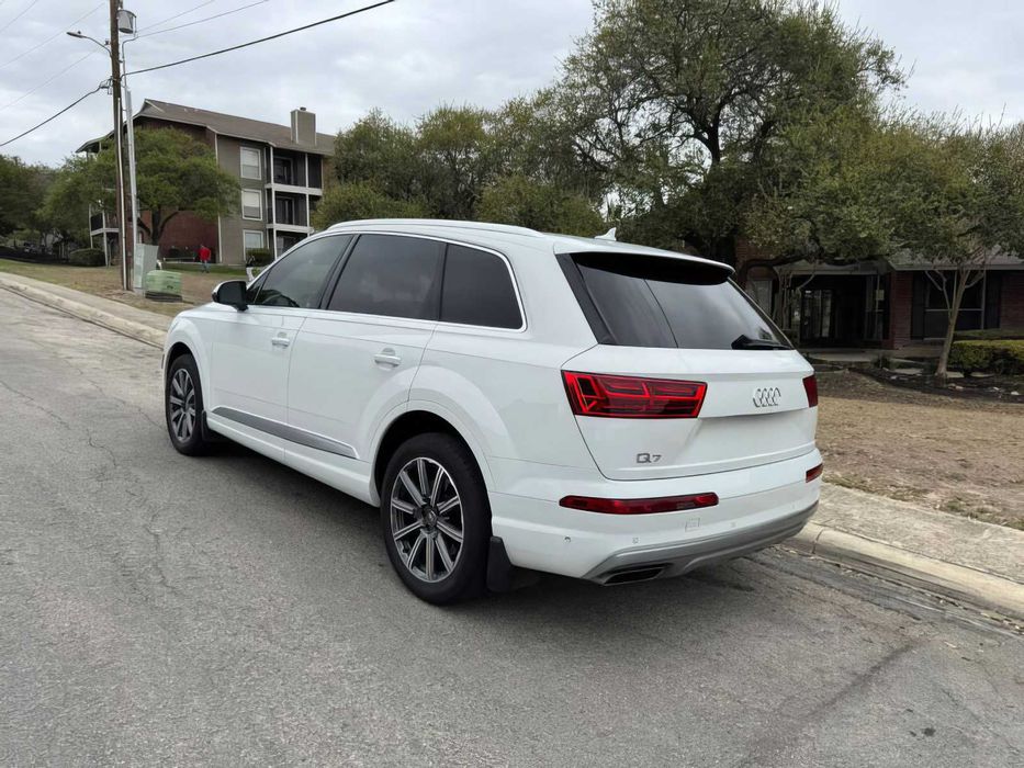 Audi Q7      2019