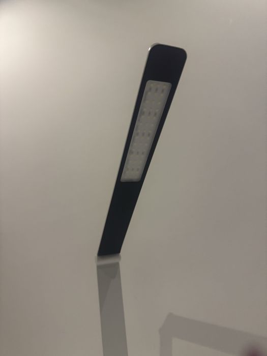 Candeeiro branco para secretária