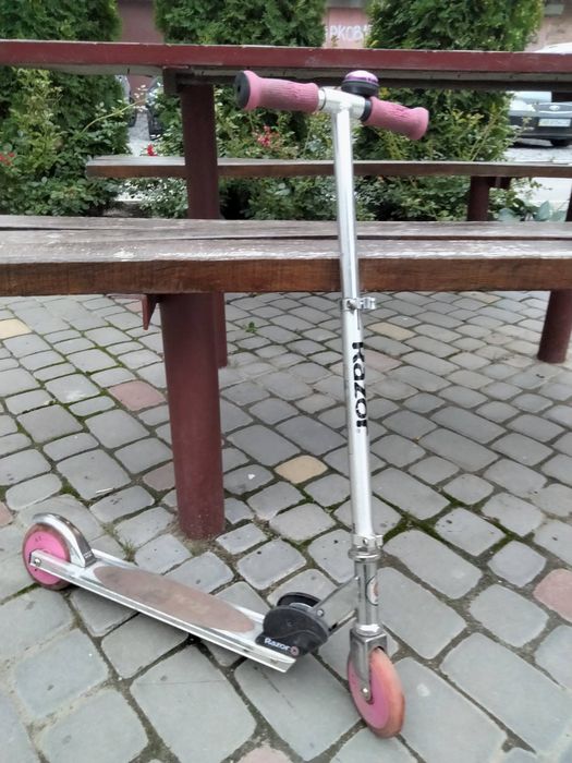 Самокат детский Razzor A125