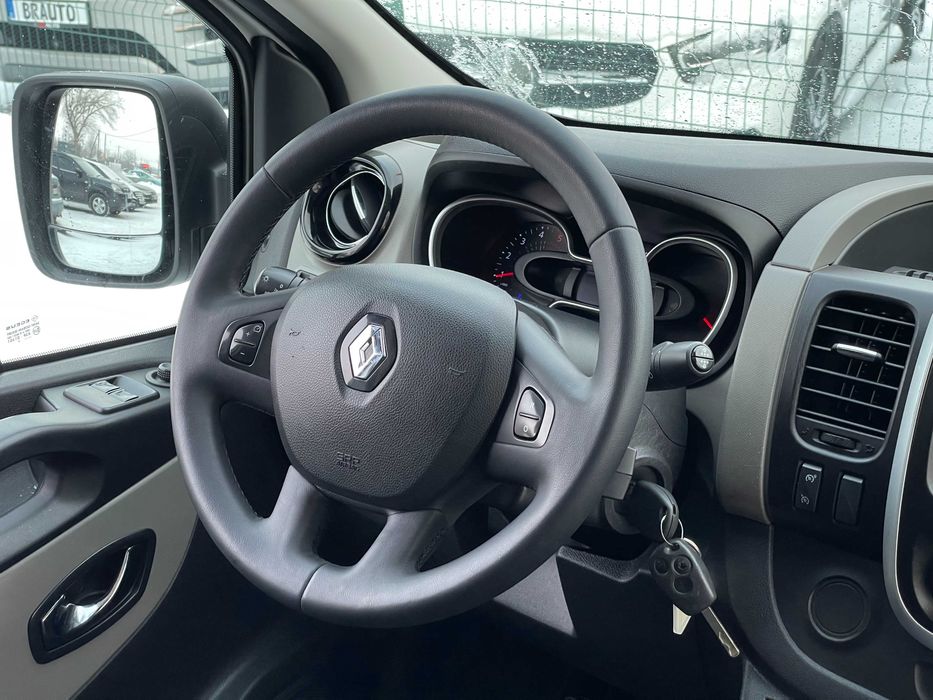 Renault Trafic 2019 9 місць
