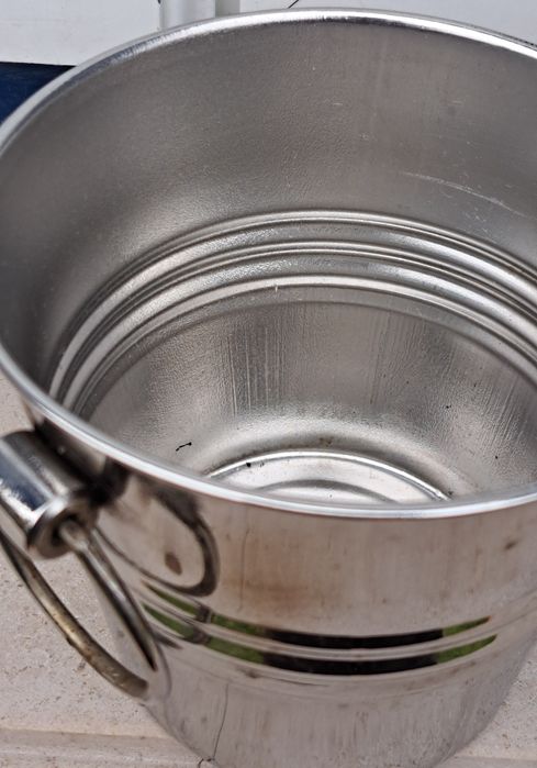 Baldes de gelo - dois disponíveis