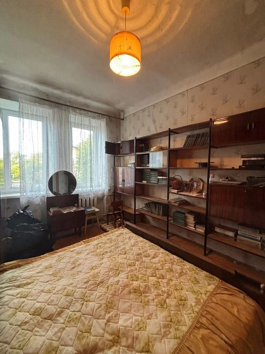 Продам найдешевшу   3 кімнатну у м.Шептицький