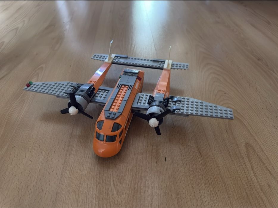 Samolot z serii lego arctic