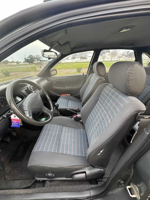 Toyota Corolla 1995 | Gasolina | Fiável e Económico