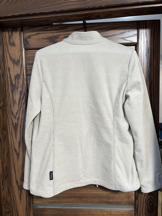 Продам женскую кофту Jack Wolfskin