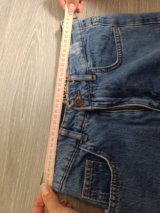 Крутые джинсы на девушку