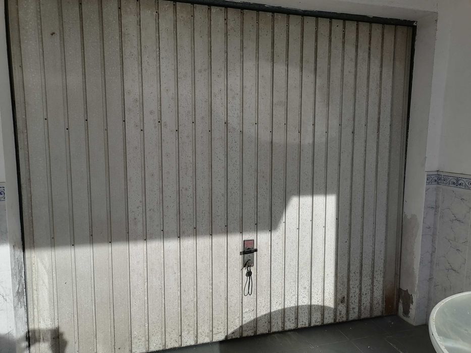 Porta de garagem basculante