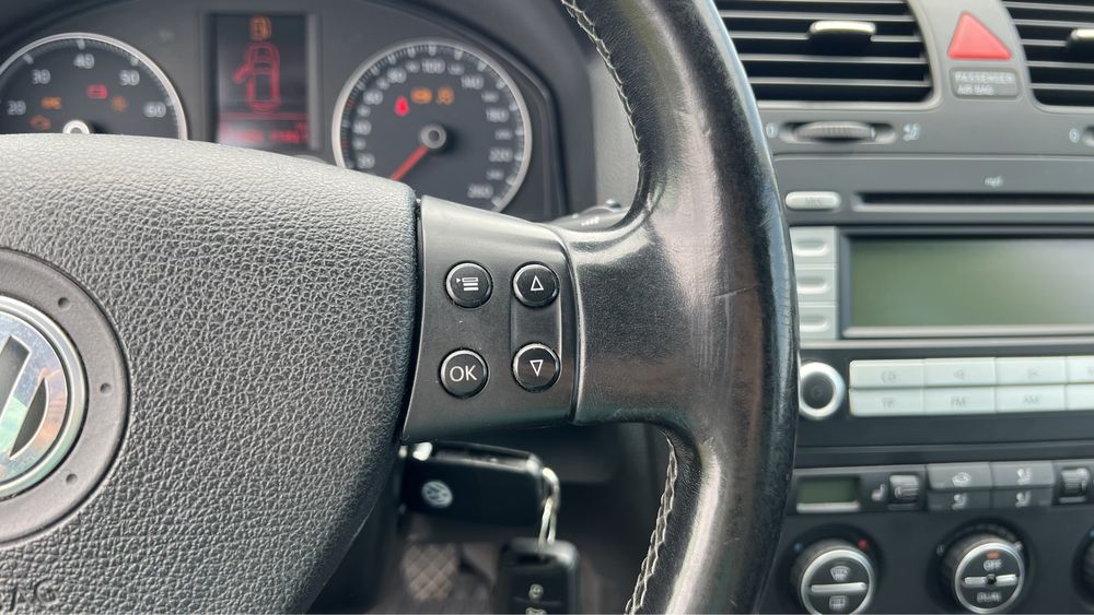 Volkswagen Golf 5 1.6 MPI