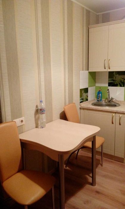 Продается 2-х комнатная квартира в районе ЖД Вокзала.