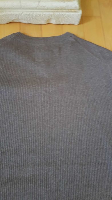 Sweter w serek Reserved