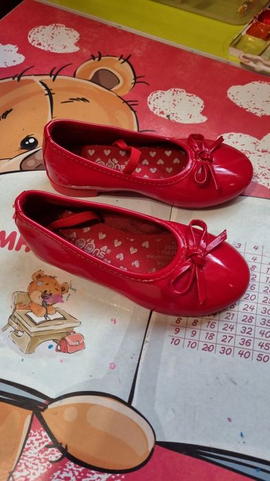 Продам туфли на девочку