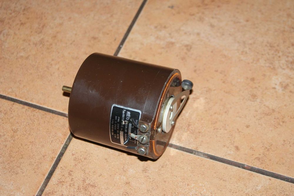 Niemiecki autotransformator 0-250V 2A