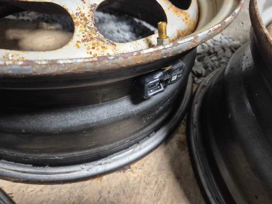 Диски стальні R17 5x114.3 6.5J ET39 Toyota rav4 Lexus Suzuki