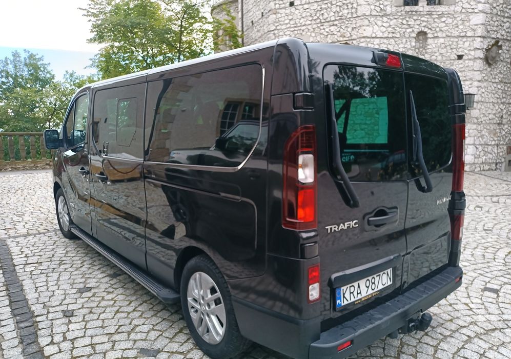Wypożyczalnia/Wynajem Busów 9-Osobowych