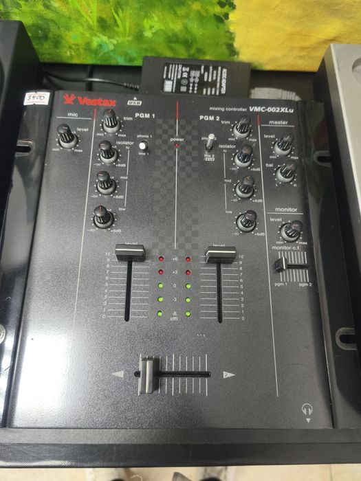 Dj mixer vestax vmc-002xlu