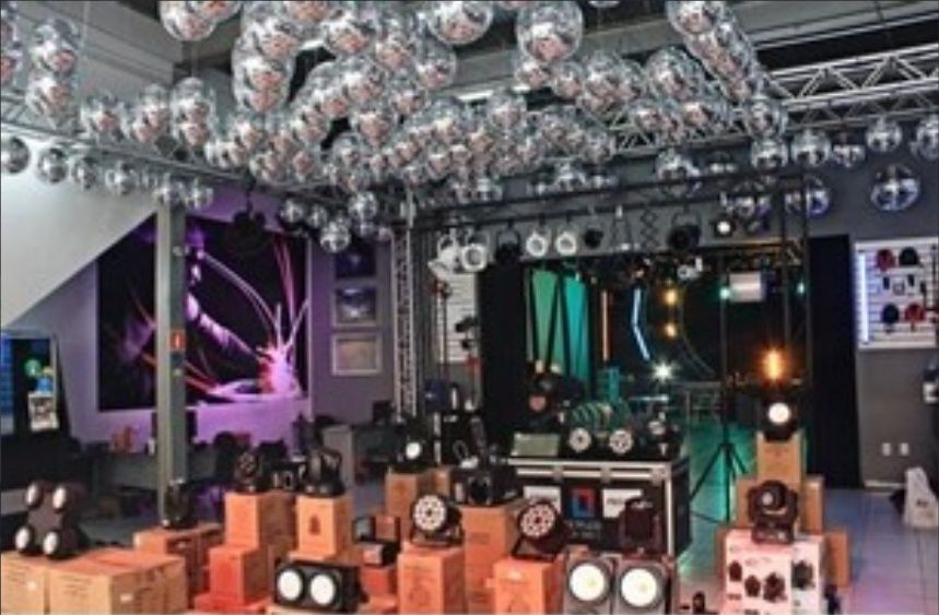 Montagem e reparação equipamento para estúdio, audito e vídeos.