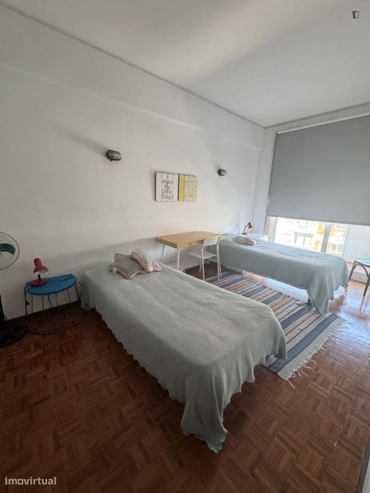 Quarto - localizado em Massarelos Porto
