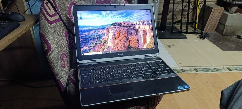 Laptop , Intel i5, sprawny ,
