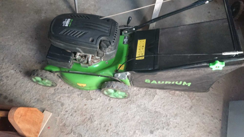Corta relva saurium