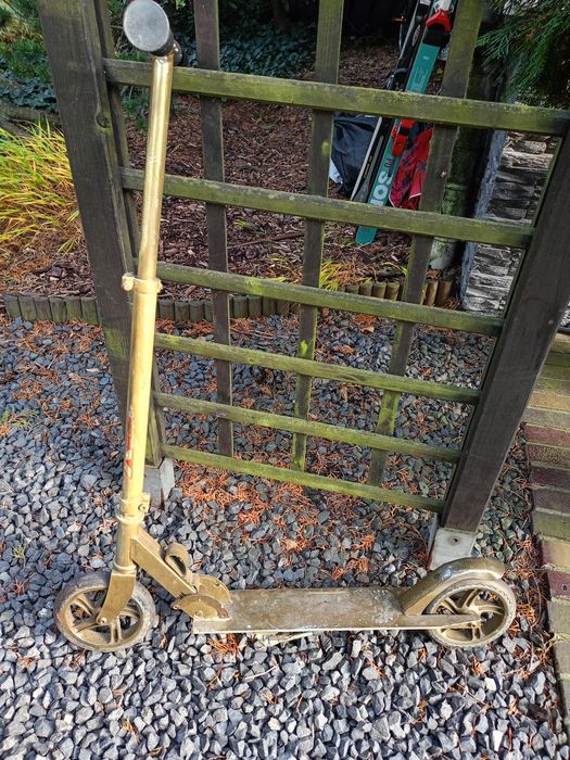 Hulajnoga do 75/80 kg.