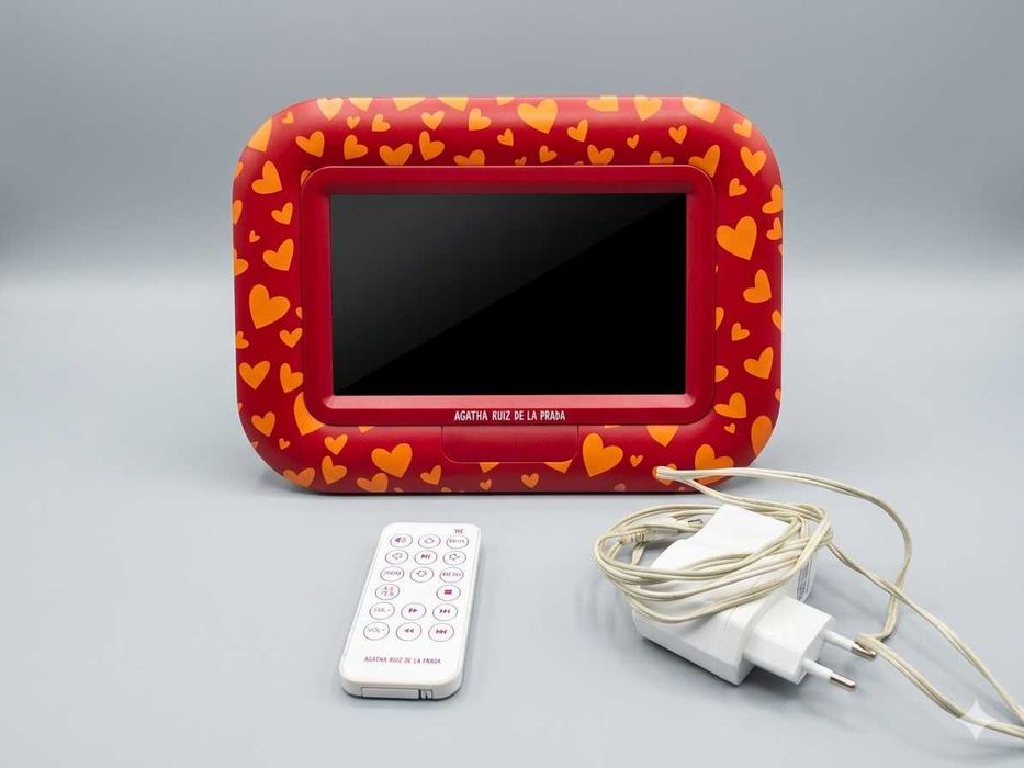 Moldura Digital Agatha Ruiz de la Prada – Design Corações (Edição Especial)