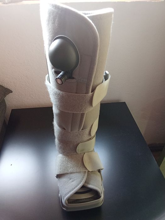 Bota Walker insuflável longa tam M