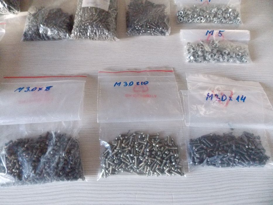 Метизы, винты гайки М2,5, М3 (100 шт.): 50 грн. - Елементи кріплення ...