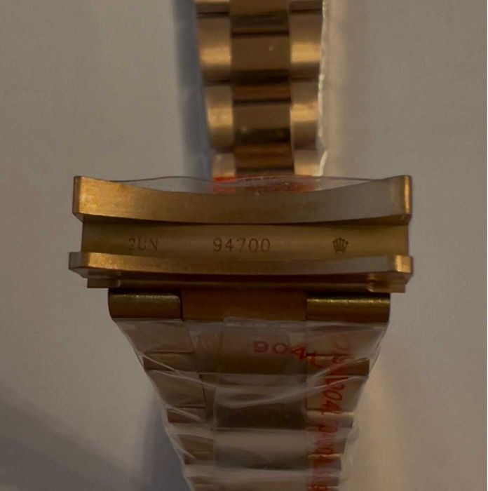 Bransoleta do zegarka Rolex Oyster wykonana jest ze stali 904L