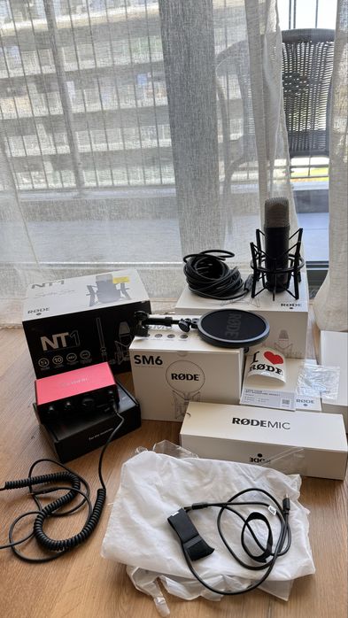 Rode NT1 Signature with Focusrite Scarlett 2i2 4th Gen