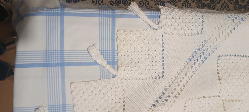 Colcha de renda com 50 anos