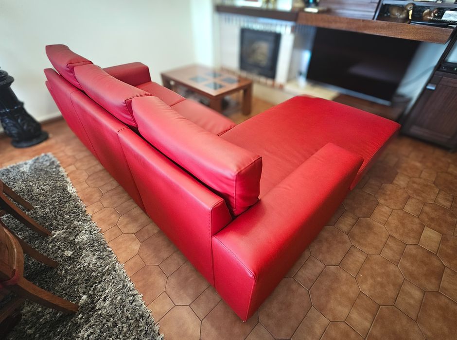 Sofá de pele com chaise long