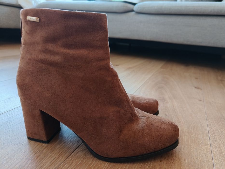 Buty na obcasie słupek r.40 26cm