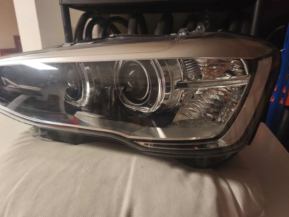 Farol esquerdo bi-xenon direcional X3 F25 LCI X4 F26