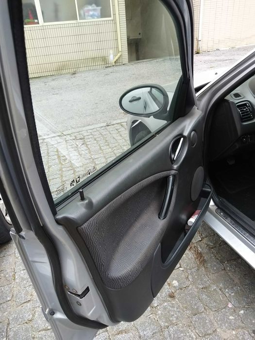 Rover 25 - 2002 bom preço (funciona)